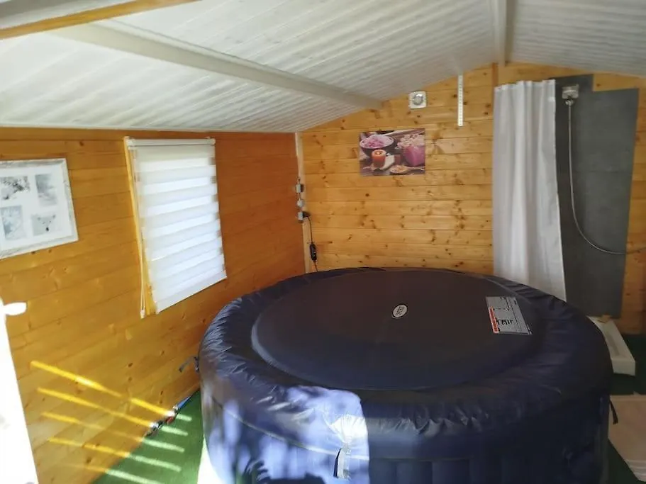 La Grange, Appartement Avec Jardin Et Jacuzzi 